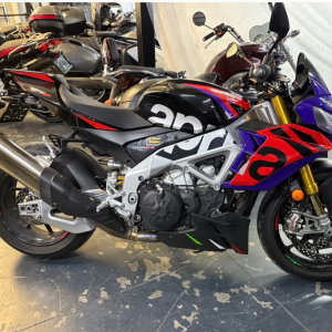 Aprilia Tuono V4