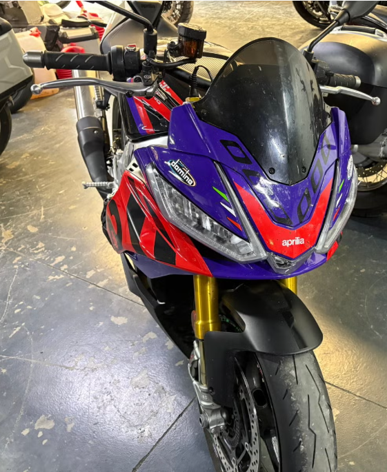 Aprilia Tuono V4 – Image 2