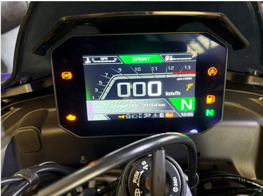 Aprilia Tuono V4 – Image 4
