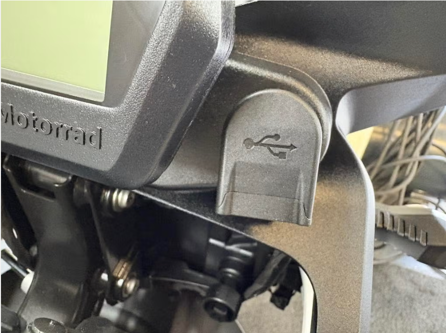 BMW F 750 GS – Image 11